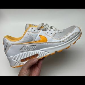 Men’s Nike Air Max 90 in Laser Orange EUC Like New